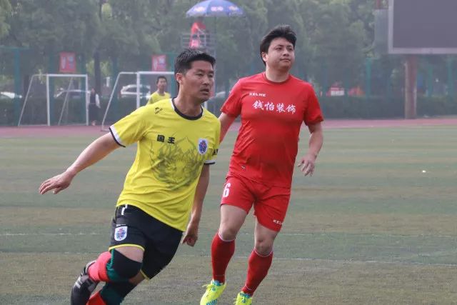埃德松已经谈妥，曼联还要至少买两名中场：布莱顿新人会有机会么